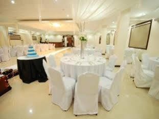 La Roca Veranda Suites & Restaurant Legazpi Εξωτερικό φωτογραφία